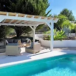 Spacious Retreat With Games Benissa