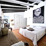 Spacious Retreat With Games *