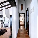Spacious Retreat With Games