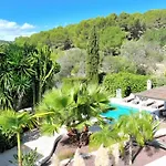 Spacious Retreat With Games Willa *