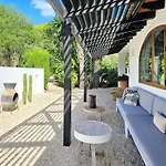 Willa Spacious Retreat With Games *