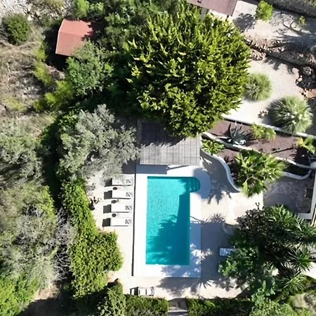 Spacious Retreat With Games Willa Benissa